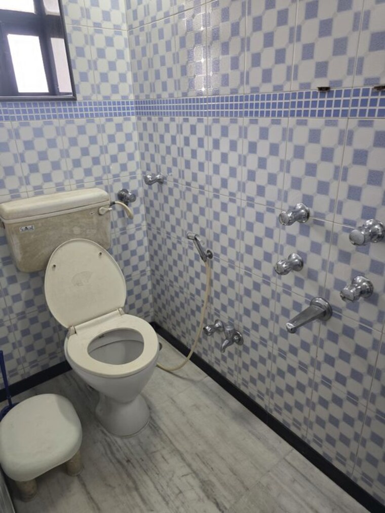 Bathroom, rajas-chs 2 Bedroom 1000 Sq.Ft. Apartment In Andheri East Mumbai 10680260