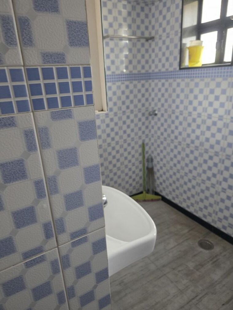 Bathroom, rajas-chs 2 Bedroom 1000 Sq.Ft. Apartment In Andheri East Mumbai 10680260