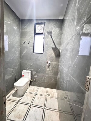 Bathroom in 4 BHK Apartment at Central Park I, Sector 42 – for Sale