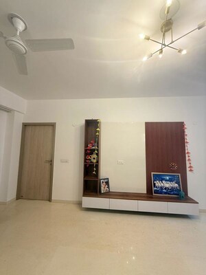 Furnished Amenities in 4 BHK Apartment at DLF Regal Gardens, Sector 90 – for Sale