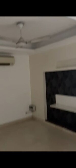 Furnished Amenities in 3 BHK Builder Floor at Jungpura Extension – for Rent