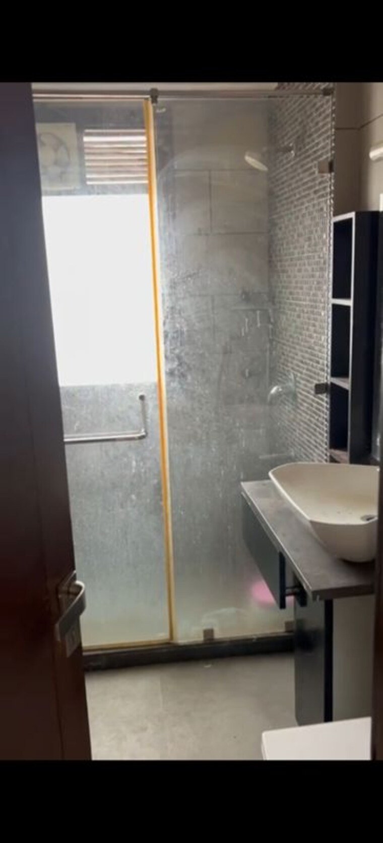 Bathroom, jungpura extension 3 Bedroom 1800 Sq.Ft. Builder Floor In Jungpura Extension Delhi 10680294