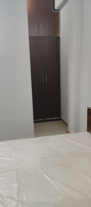 Room in 3 BHK Builder Floor at Uppal Southend, Sector 49 – for Rent