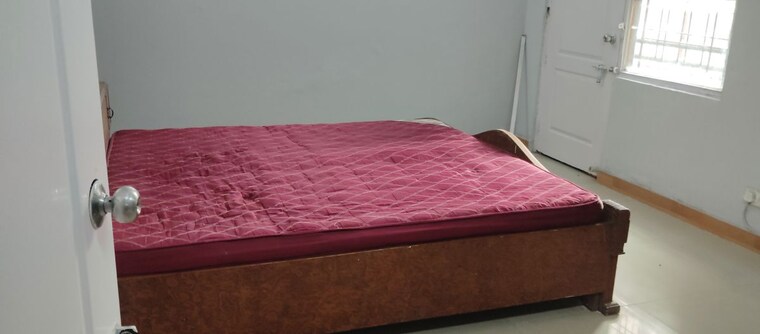 Bedroom, uppal-southend 3 Bedroom 2100 Sq.Ft. Builder Floor In Sector 49 Gurgaon 10680308