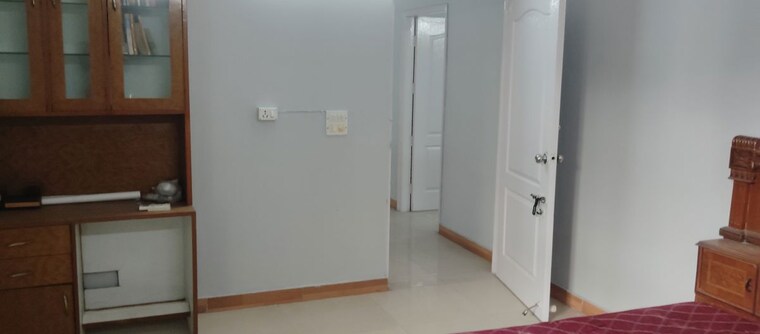 Room, uppal-southend 3 Bedroom 2100 Sq.Ft. Builder Floor In Sector 49 Gurgaon 10680308
