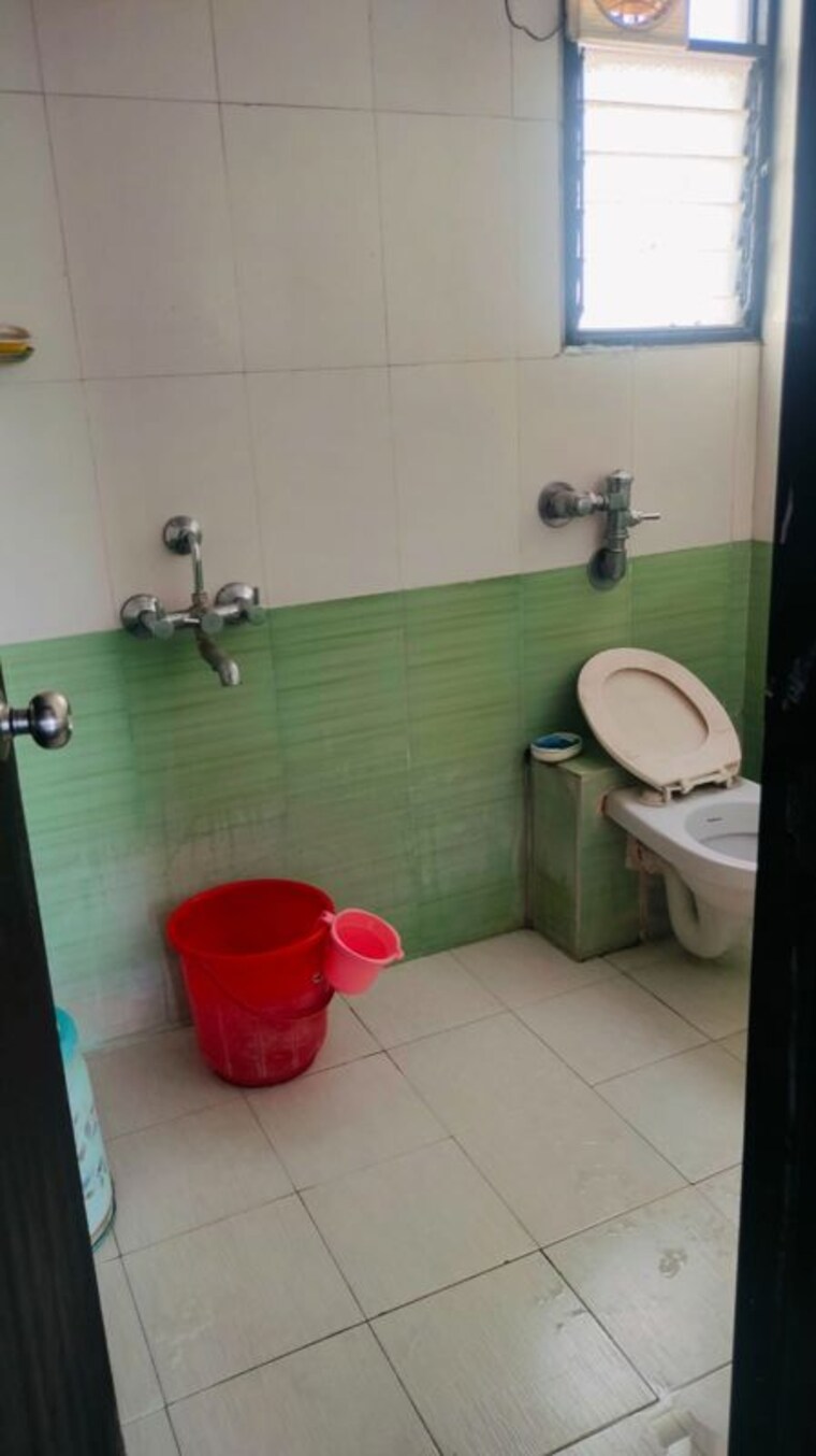 Bathroom, the-pearl 2 Bedroom 950 Sq.Ft. Apartment In Balewadi Pune 10680301
