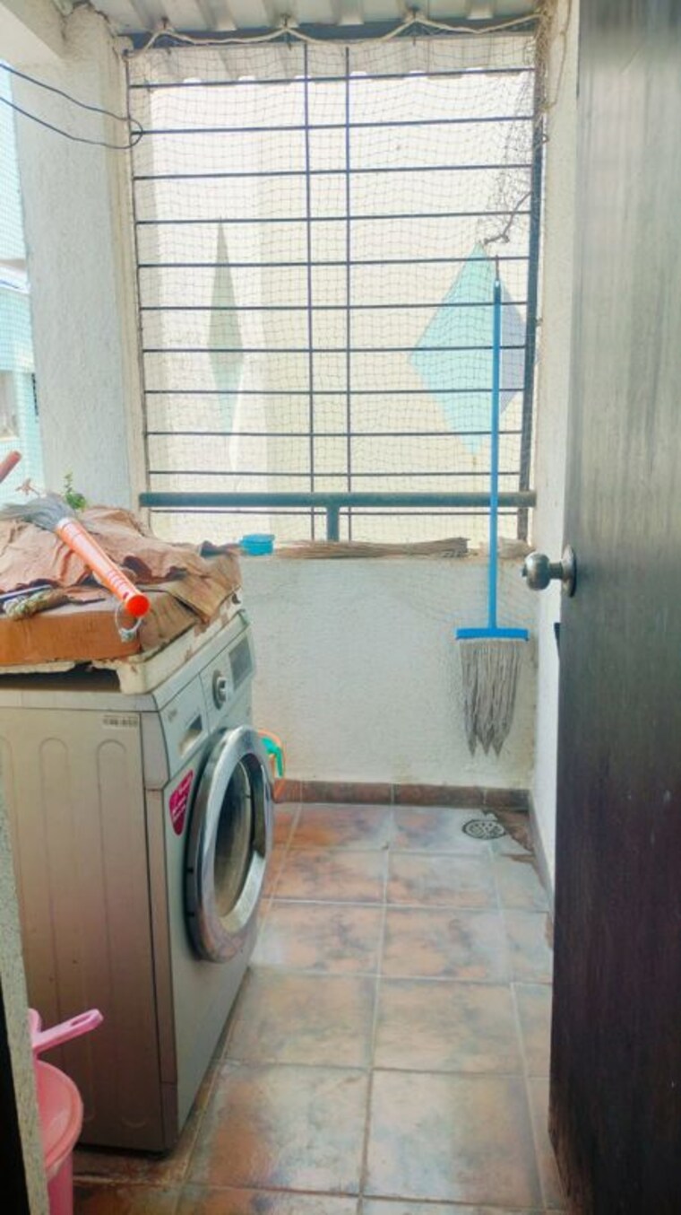 Bathroom, the-pearl 2 Bedroom 950 Sq.Ft. Apartment In Balewadi Pune 10680301