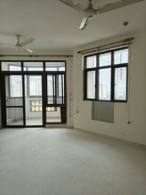 Room in 3 BHK Builder Floor at Kohli One Malibu Town Plot, Sector 47 – for Rent