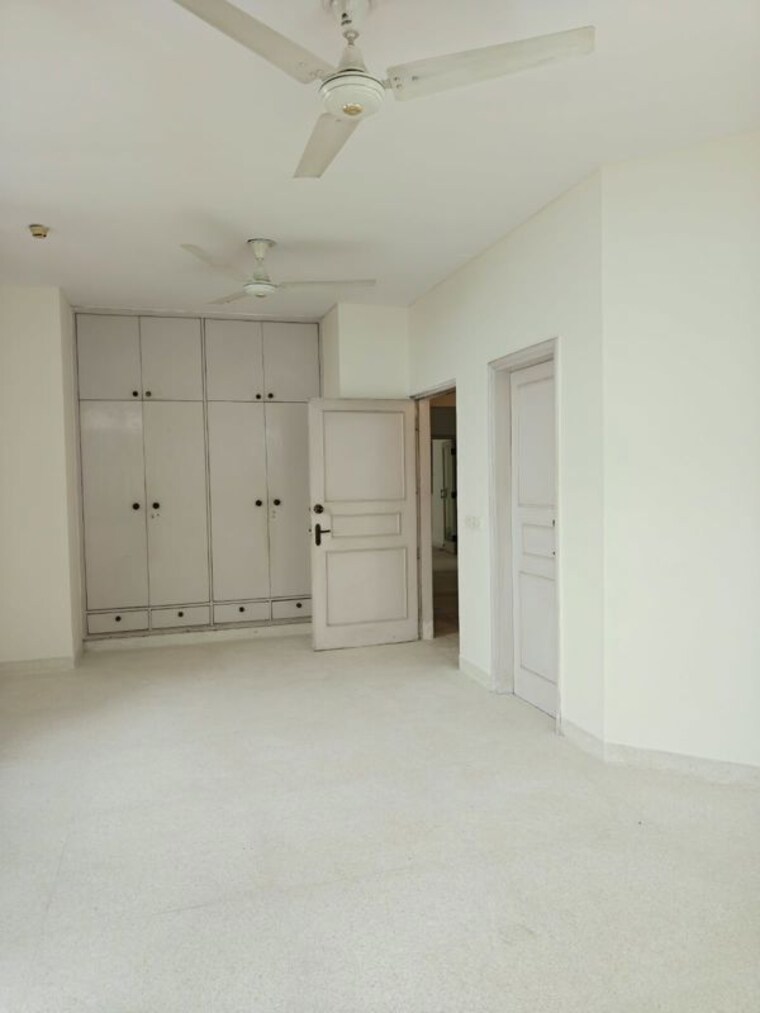 Room, kohli-one-malibu-town-plot 3 Bedroom 250 Sq.Ft. Builder Floor In Sector 47 Gurgaon 10680318