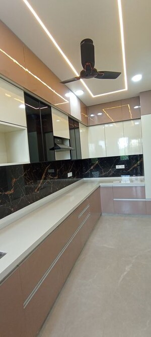 Kitchen in 3 BHK Builder Floor at BPTP District 3, Sector 85 – for Sale