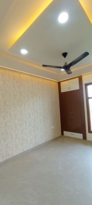 Furnished Amenities in 3 BHK Builder Floor at BPTP District 3, Sector 85 – for Sale