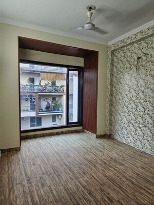 Room in 3 BHK Builder Floor at Sector 23 – for Rent