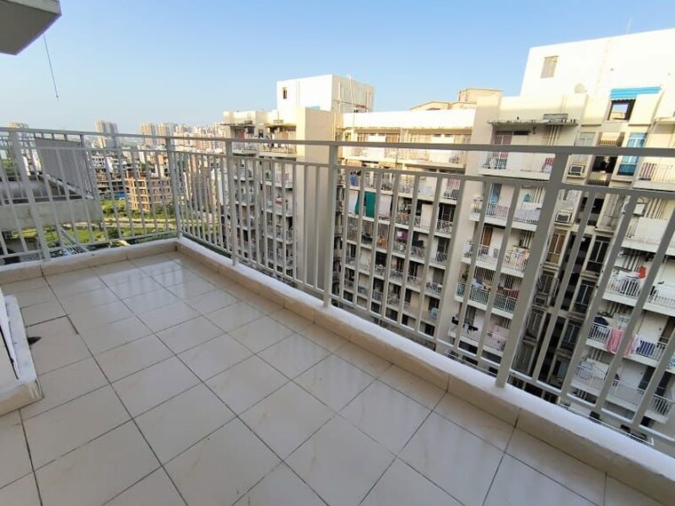 Balcony, suncity-avenue-102 2 Bedroom 605 Sq.Ft. Apartment In Sector 102 Gurgaon 10680361