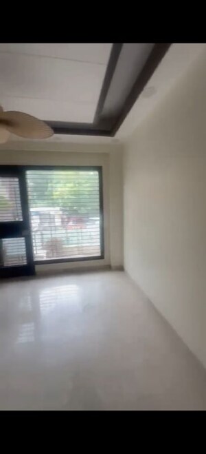 Room in 3 BHK Builder Floor at Lajpat Nagar Iii – for Rent