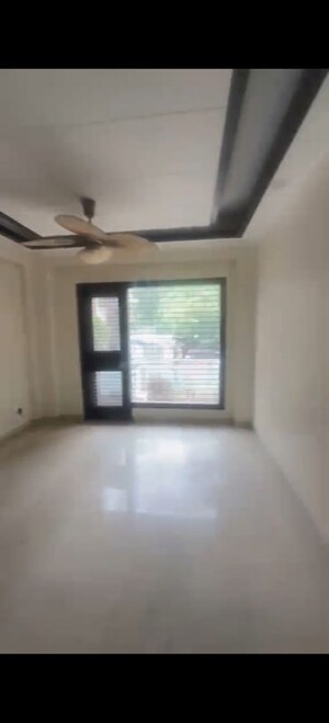 Room in 3 BHK Builder Floor at Lajpat Nagar Iii – for Rent
