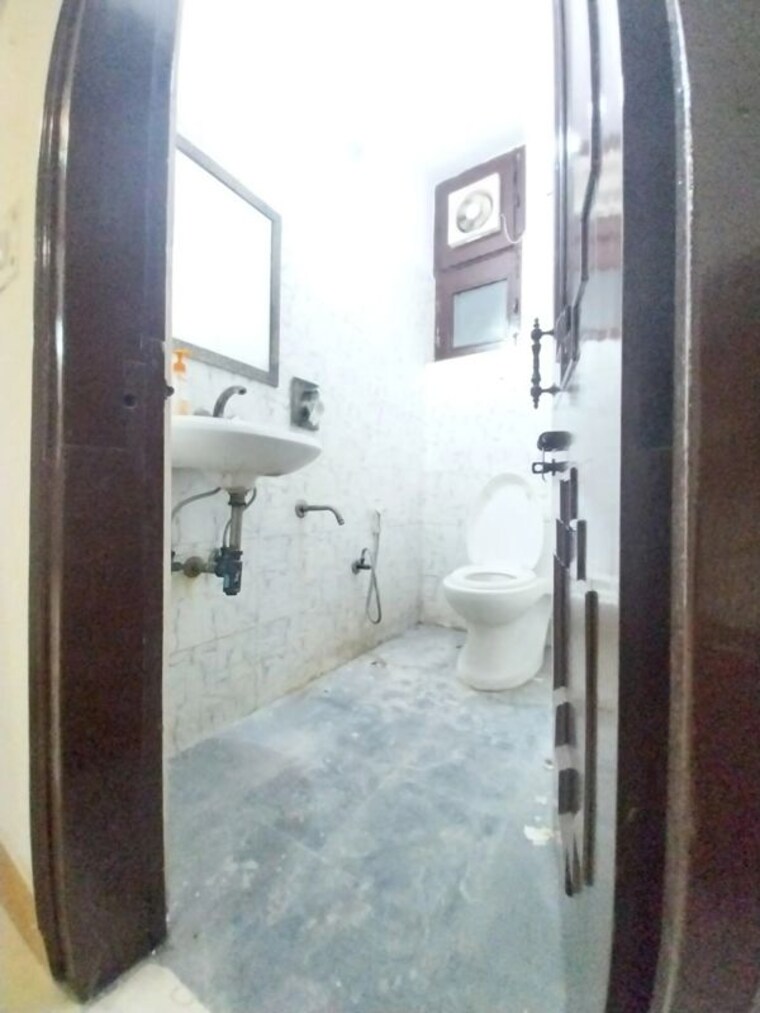 Bathroom, rwa-apartments-sector-41 3 Bedroom 140 Sq.Mt. Independent House In Sector 41 Noida 10680357