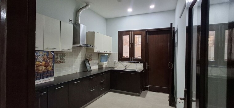 Kitchen, realtech-the-luxurium 5 Bedroom 4300 Sq.Ft. Independent House In Sushant Lok I Gurgaon 10680363