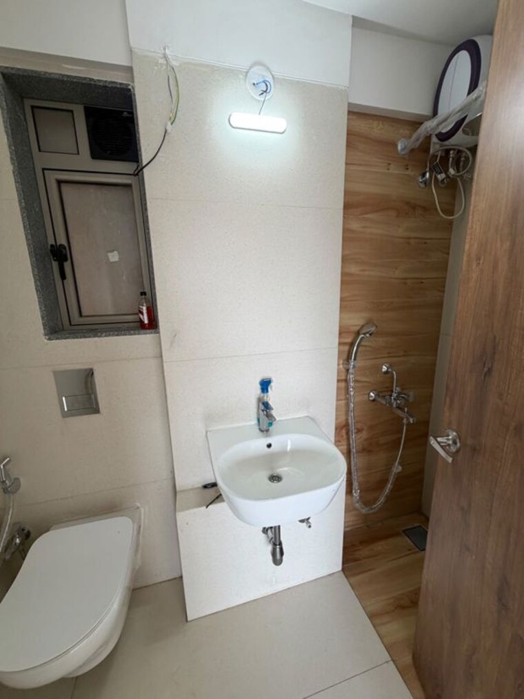 Bathroom, avant-heritage 2 Bedroom 604 Sq.Ft. Apartment In Jogeshwari East Mumbai 10680374