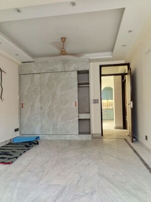 Room in 2 BHK Builder Floor at Saket – for Rent