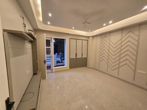 Room in 3 BHK Builder Floor at Sector 23 – for Rent