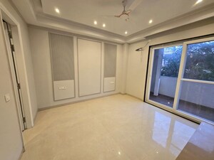 Room in 3 BHK Builder Floor at Sector 23 – for Rent