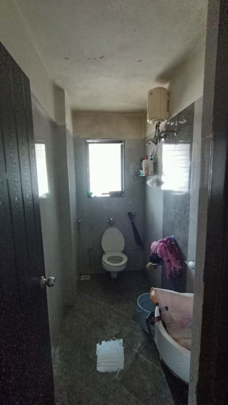 Bathroom, sudarshan-sky-garden 2 Bedroom 700 Sq.Ft. Apartment In Ghodbunder Road Thane 10680391
