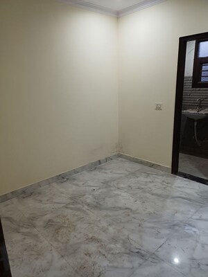 Room in 6 BHK Independent House at Badarpur – for Sale