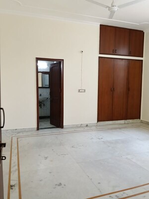 1 BHK Builder Floor For Rent in Saket