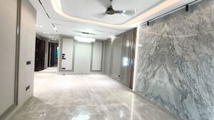 Room in 3 BHK Builder Floor at Sector 21 – for Rent