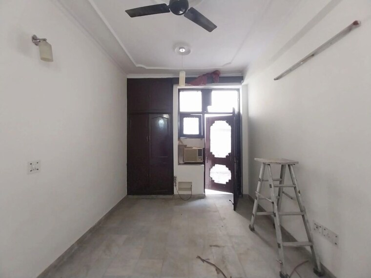 Room, rwa-apartments-sector-19 3 Bedroom 112 Sq.Mt. Independent House In Sector 19 Noida 10680399