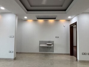 Room in 3 BHK Apartment at Aparna One, Shaikpet – for Rent