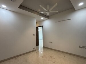 Room in 3 BHK Apartment at Aparna One, Shaikpet – for Rent