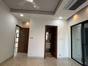Room in 3 BHK Apartment at Aparna One, Shaikpet – for Rent