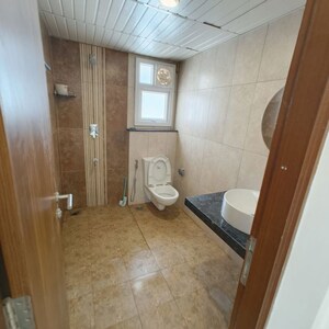 Room in 3.5 BHK Apartment at Prestige Tranquil, Kokapet – for Rent