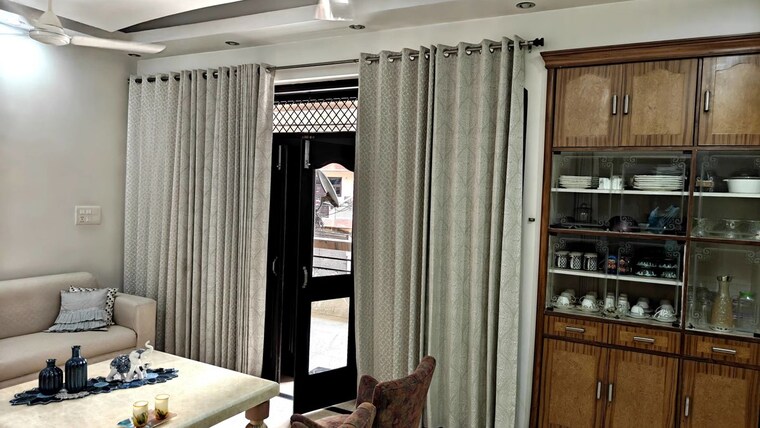 Living Room, cc colony 3 Bedroom 1800 Sq.Ft. Builder Floor In Cc Colony Delhi 10680421