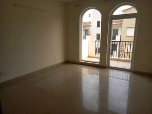 Room in 3 BHK Builder Floor at Sector 22 – for Rent