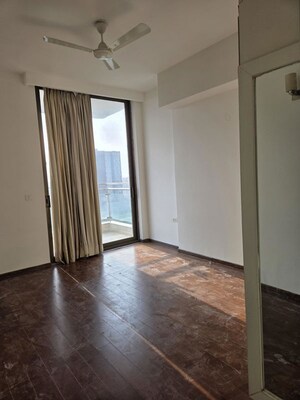 Room in 3 BHK Builder Floor at Sector 22 – for Rent