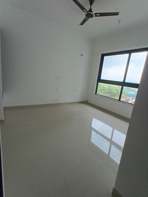 Room in 2 BHK Apartment at Kalpataru Immensa D, Kolshet Road – for Sale