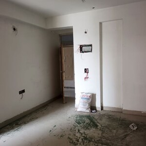 Room in 3 BHK Apartment at S3 Green Avenue, Sector 85 – for Sale