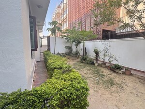 Balcony in 5 BHK Villa at Eros Rosewood City, Sector 49 – for Rent