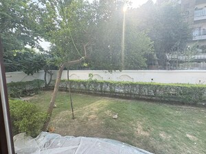 Plot Area in 5 BHK Villa at Eros Rosewood City, Sector 49 – for Rent