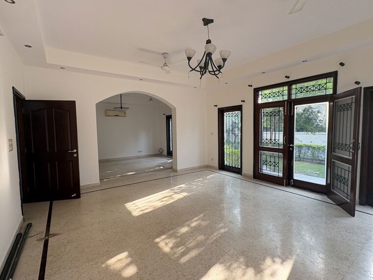 Living Room, eros-rosewood-city 5 Bedroom 534 Sq.Yd. Villa In Sector 49 Gurgaon 10680423