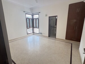 Room in 5 BHK Villa at Eros Rosewood City, Sector 49 – for Rent