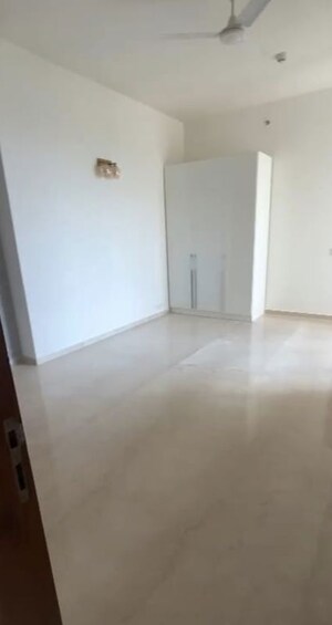 Room in 3 BHK Apartment at Pioneer Park Araya, Sector 61 – for Rent