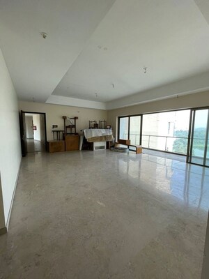Room in 4 BHK Apartment at L&T Emerald Isle, Powai – for Sale