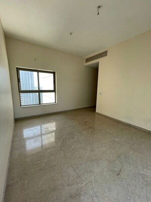 Room in 4 BHK Apartment at L&T Emerald Isle, Powai – for Sale