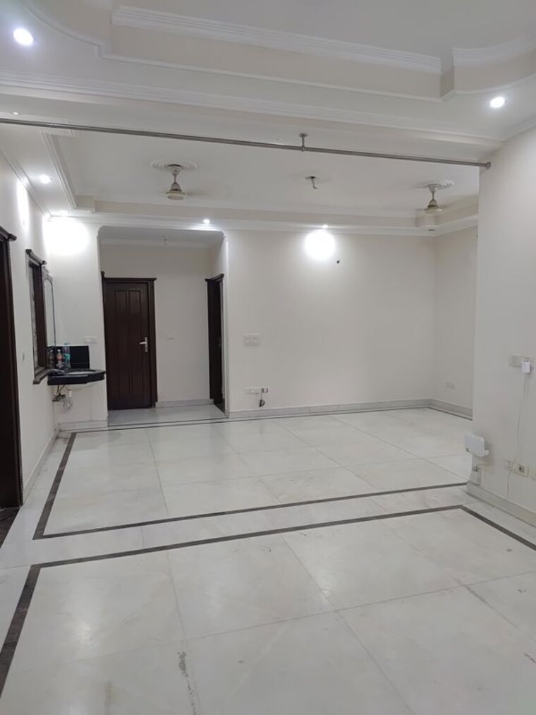 Living Room, rwa-apartments-sector-108 2.5 Bedroom 162 Sq.Mt. Builder Floor In Sector 108 Noida 10680454