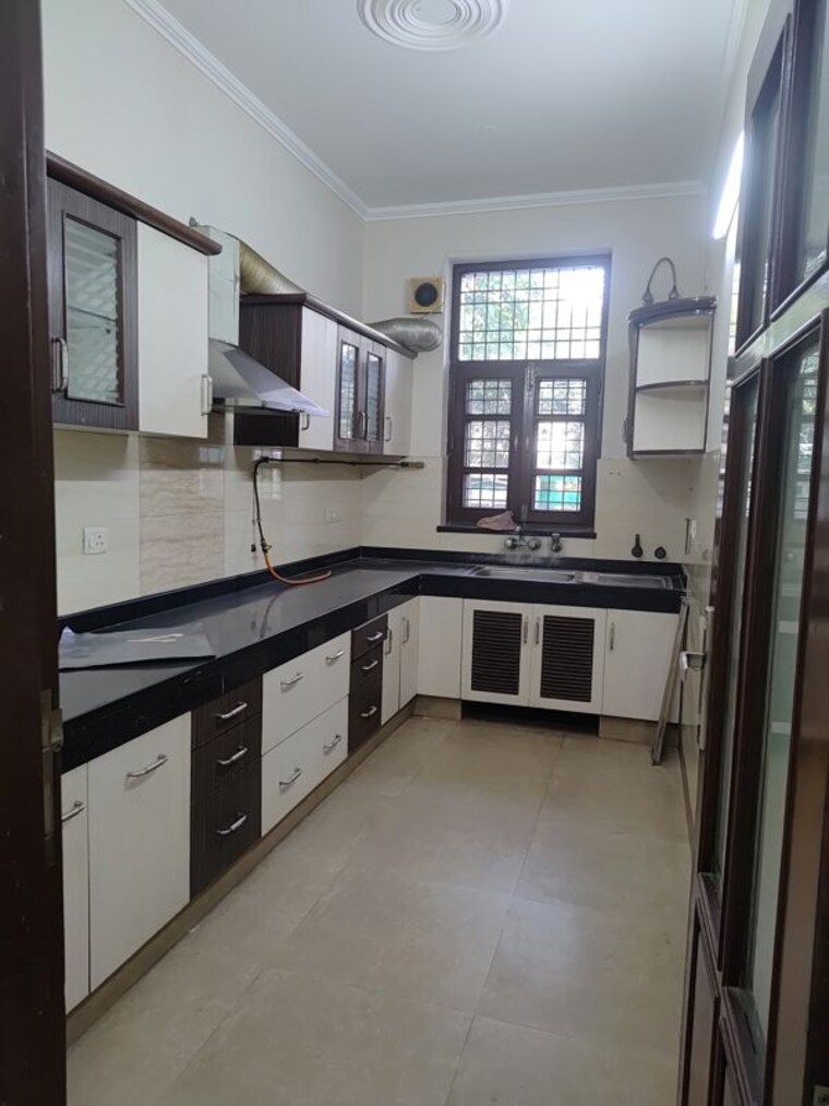 Kitchen/pantry, rwa-apartments-sector-108 2.5 Bedroom 162 Sq.Mt. Builder Floor In Sector 108 Noida 10680454