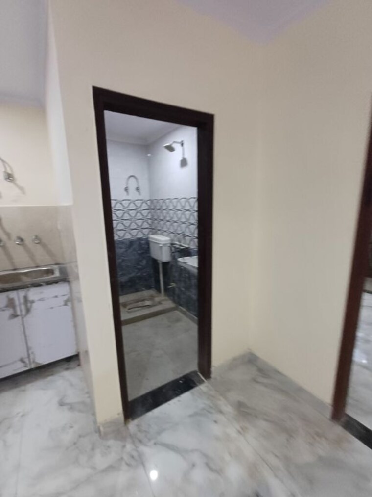 Other, molarband 6 Bedroom 85 Sq.Yd. Independent House In Molarband Delhi 10680464