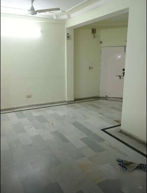 Room in 3 BHK Apartment at Aarohan Crystal Flora Apartments, Lalbagh – for Rent
